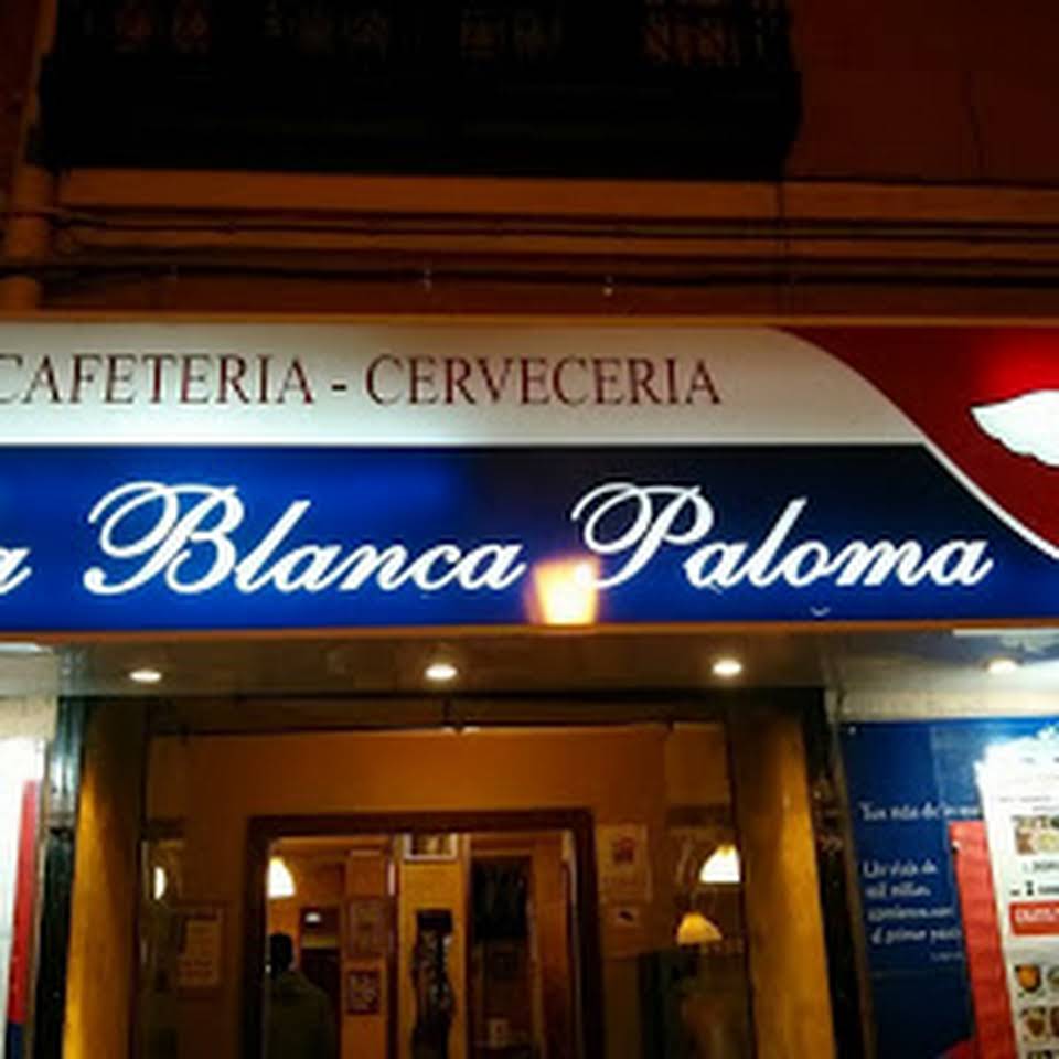 Fachada exterior cervecería La Blanca Paloma