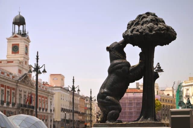 Puerta del Sol con el Oso y el Madroño