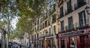 Clle de Madrid con viviendas para alquilar
