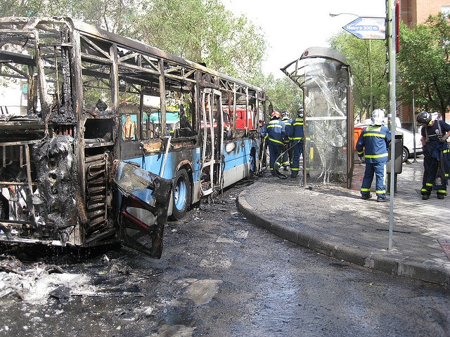 Autobús incendiado en Madrid